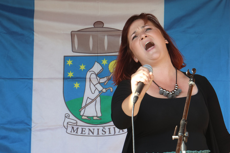 Kulturna prireditev Na lepi Menišiji 48 Foto Ljubo Vukelič